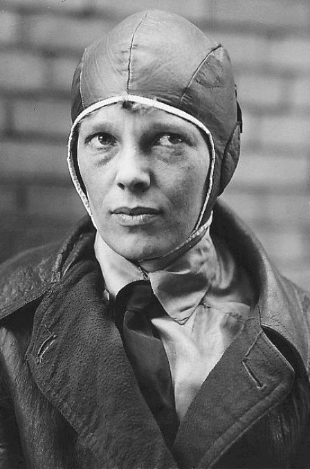 Amelia_Earhart_1928