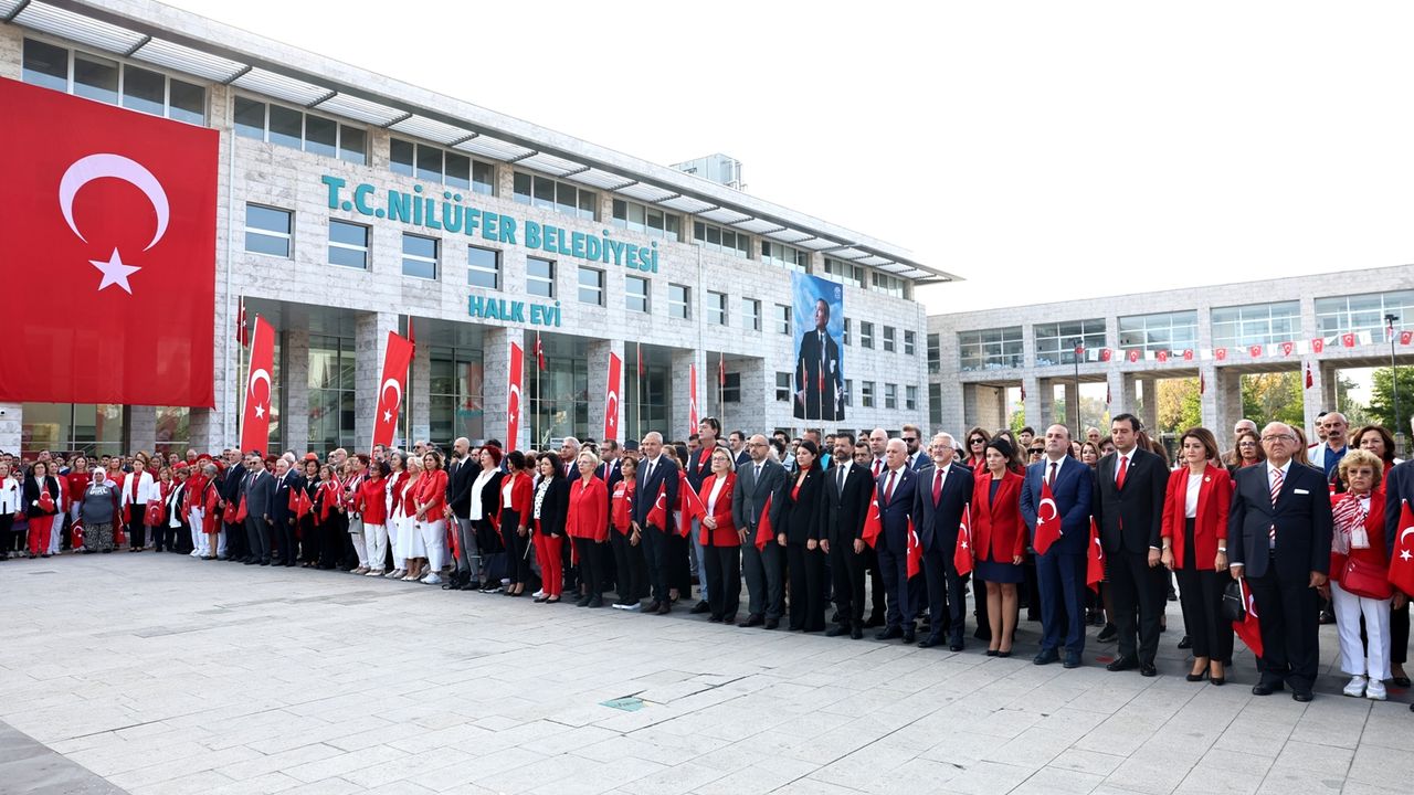 İlk ziyaret Atatürk Anıtı'na