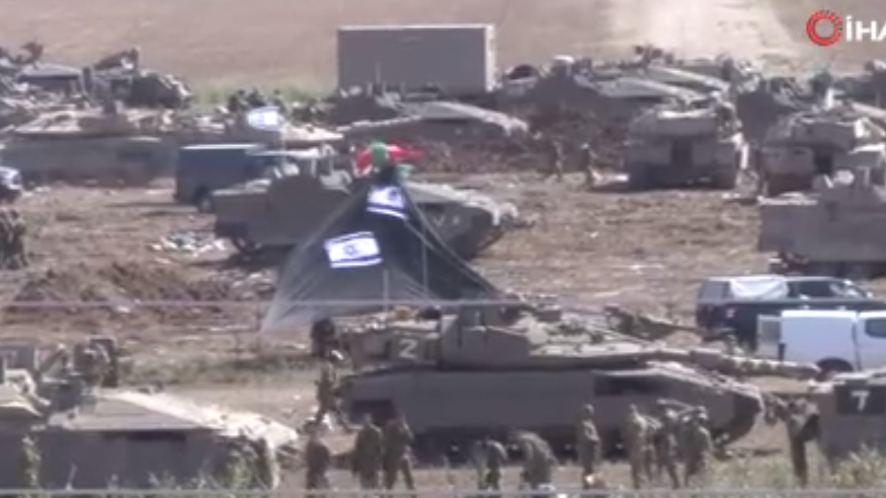 İsrail, tankları sınıra yığmaya devam ediyor