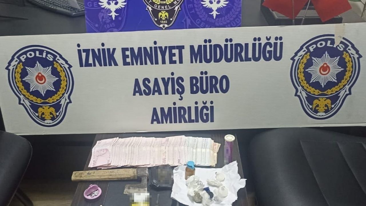 Asayiş ekipleri ve bekçiler, uyuşturucu ticareti yapan 8 kişiyi yakaladı