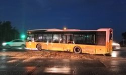 Ters şeritten yola giren otobüs kazaya neden oldu