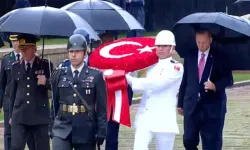 Cumhurbaşkanı Erdoğan Anıtkabir'i ziyaret etti