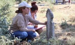 43 mezarlıkta Osmanlı dönemine ait mezar taşları incelendi