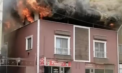 Terasta yangın çıktı, mahalleli sokağa döküldü