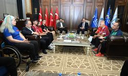 Bursa’nın milli gururlarını Başkan Aktaş ağırladı