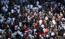 Beşiktaş taraftarından sessiz protesto