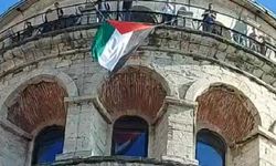 Galata Kulesi'nde Filistin bayrağı asıldı