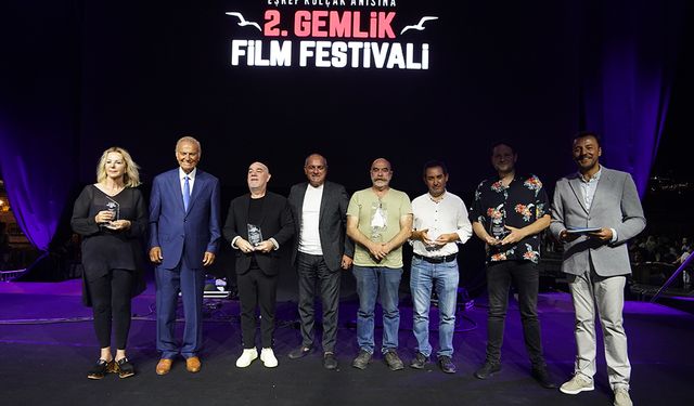 Gemlik Film Festivali'nden Ediz Hun'a onur ödülü
