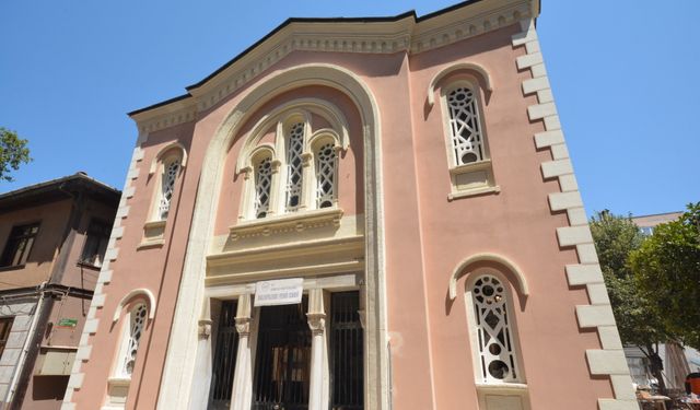 Gemlik’in sembollerinden Balıkpazarı Camii yeniden açılıyor