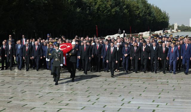 Erdoğan ve Bahçeli Anıtkabir'de